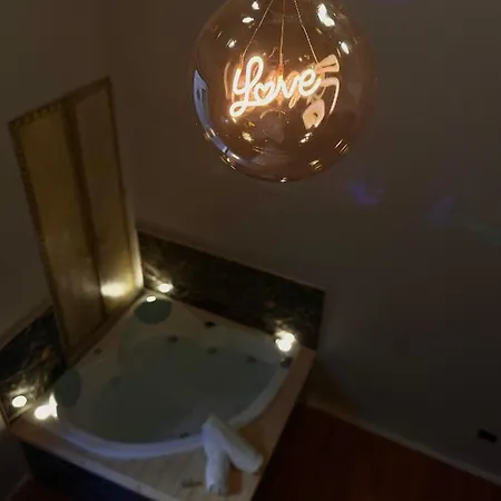 Wineexperience- Wine&Jacuzzi Suite Lecce Esterno foto